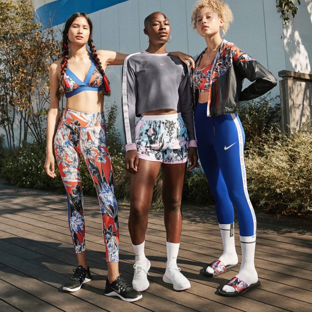 Nike Performance Hyperflora One Leggings - image 1